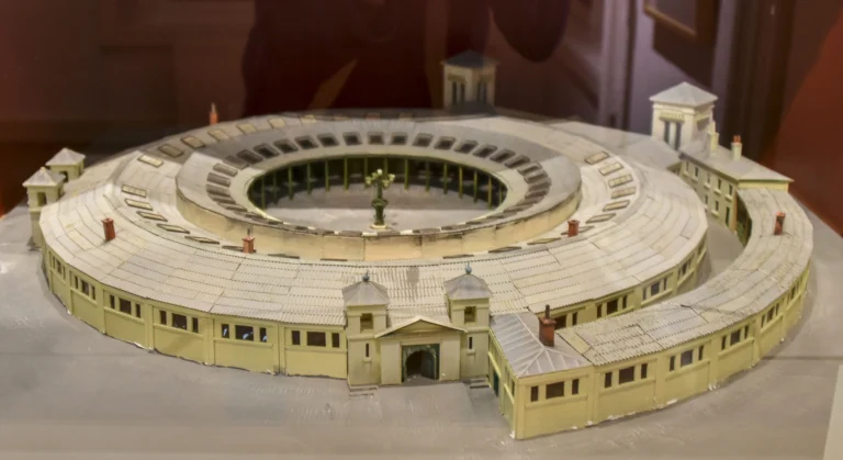 Scale model of the circular De Cierk fish market of 1879 on display in the museum