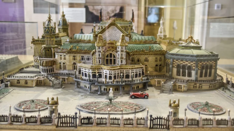 Detailed scale model of Ostend's ornate third Kursaal with domes, towers and formal gardens